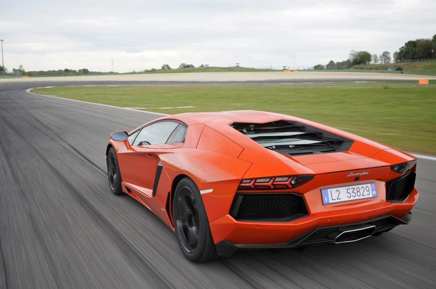  Lamborghini Aventador LP700-4 2011 года  (фото 158 из 204)
